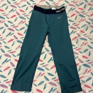 🌸Nike Pro Teal Capri Leggings